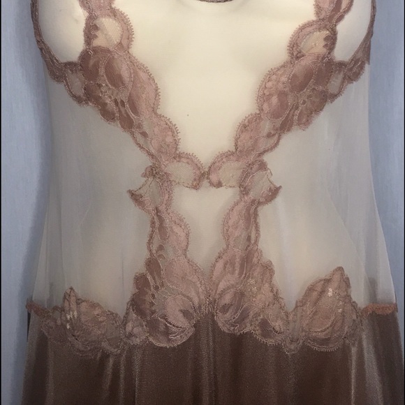 Fabulous dreamy vintage nightwear or a daring one of a kind slip dress??! 👌 - Picture 10 of 13